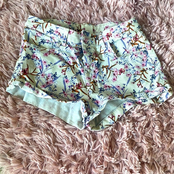 Floral Summer Short Shorts, Size 4, Womens/Juniors - Picture 4 of 4